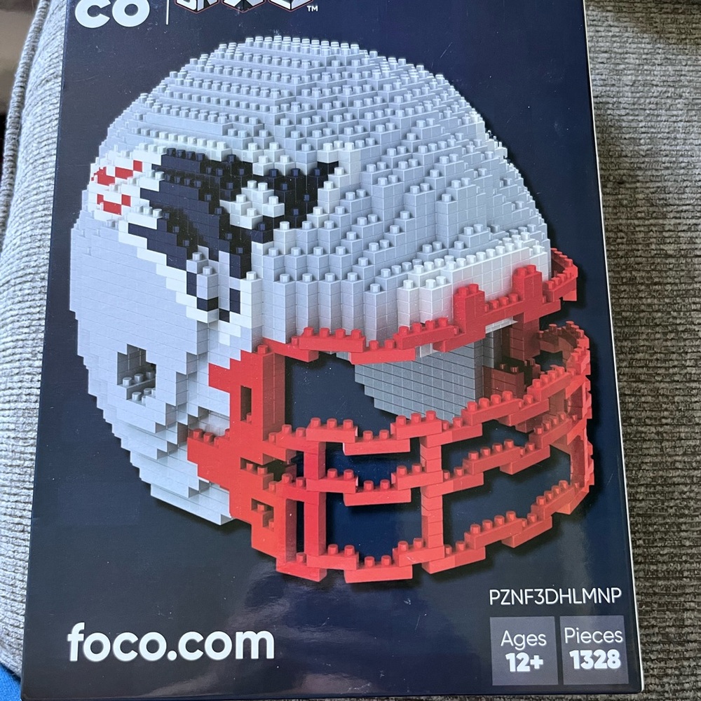 FOCO New England Patriots Mini Helmet Building Set